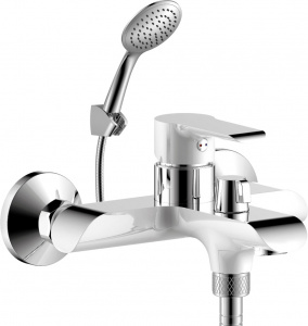 Смеситель Rossinka W W35-31 для ванны с душем Смеситель Rossinka W W35-31 для ванны с душем